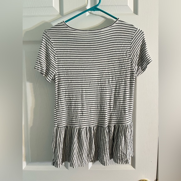 Tops - Flowy striped t shirt